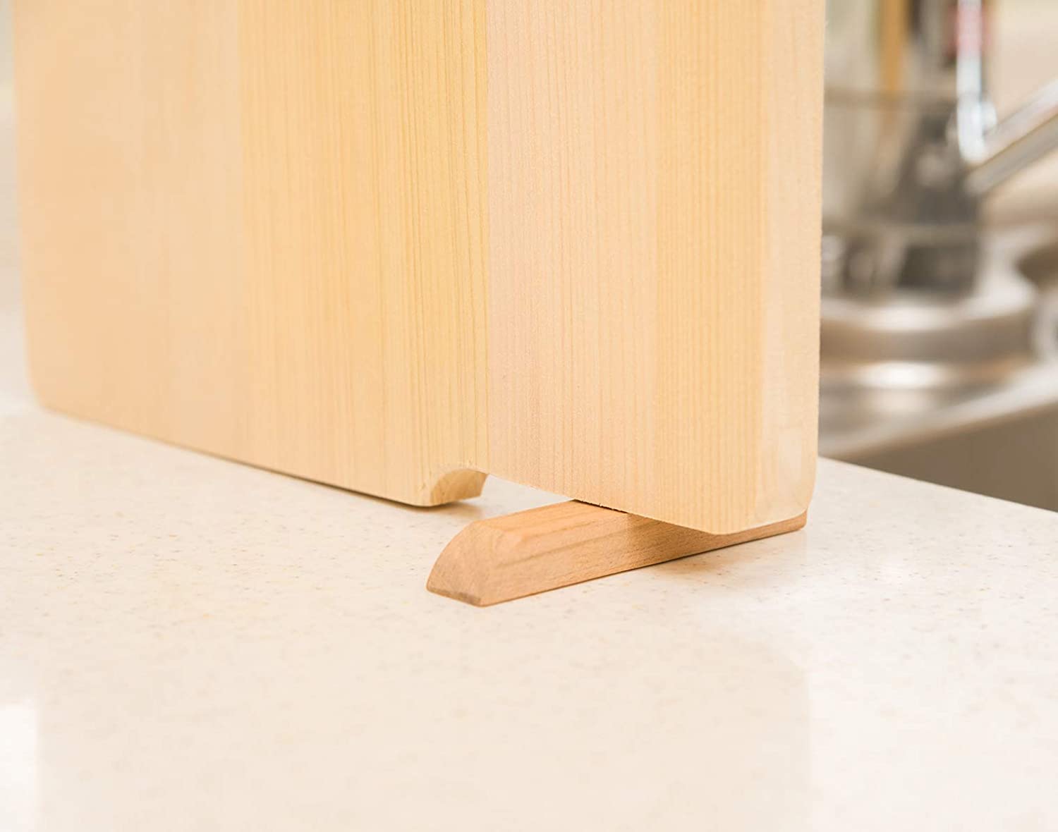 ウメザワ 木製まな板 青森ひば スタンド付き 中 32×22×1.5cm 日本製