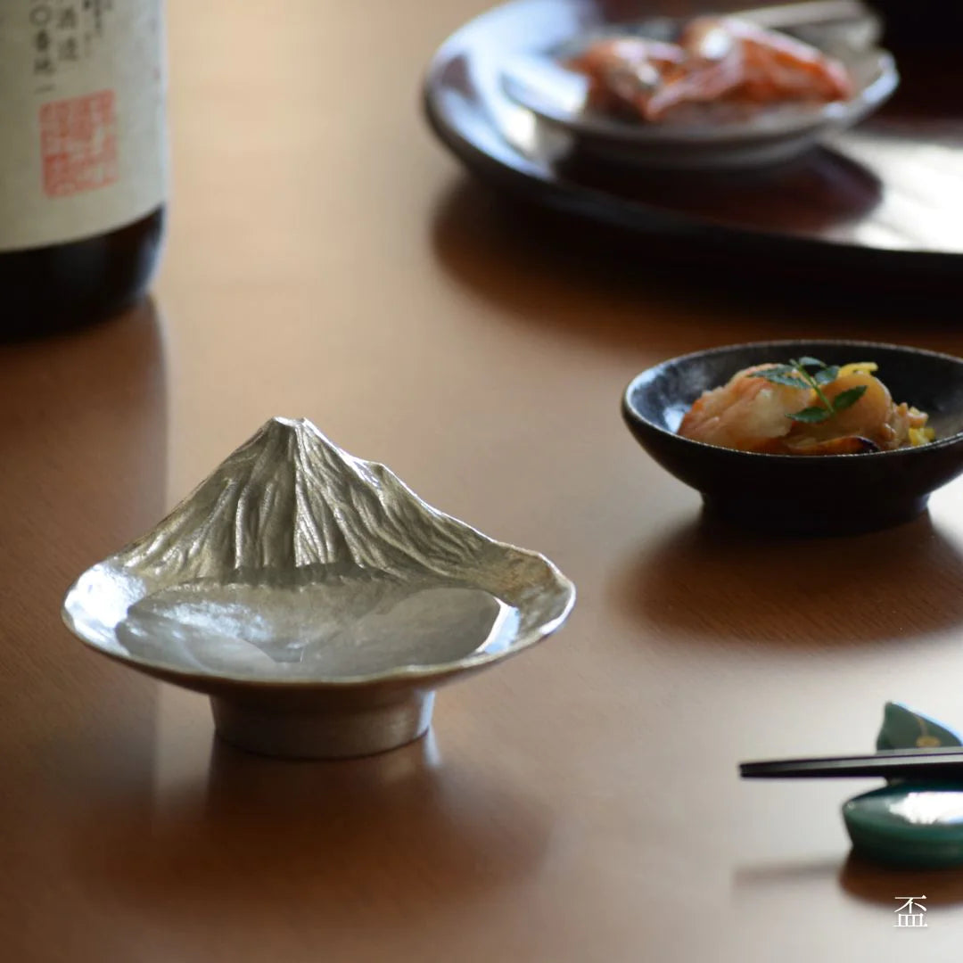 ナガエ 銀雅堂 さかさ富士 錫製 酒器 選べる3種類 猪口(30ml) 盃(62ml) ぐい呑み(120ml) 日本酒 富士山 割れない 日本製