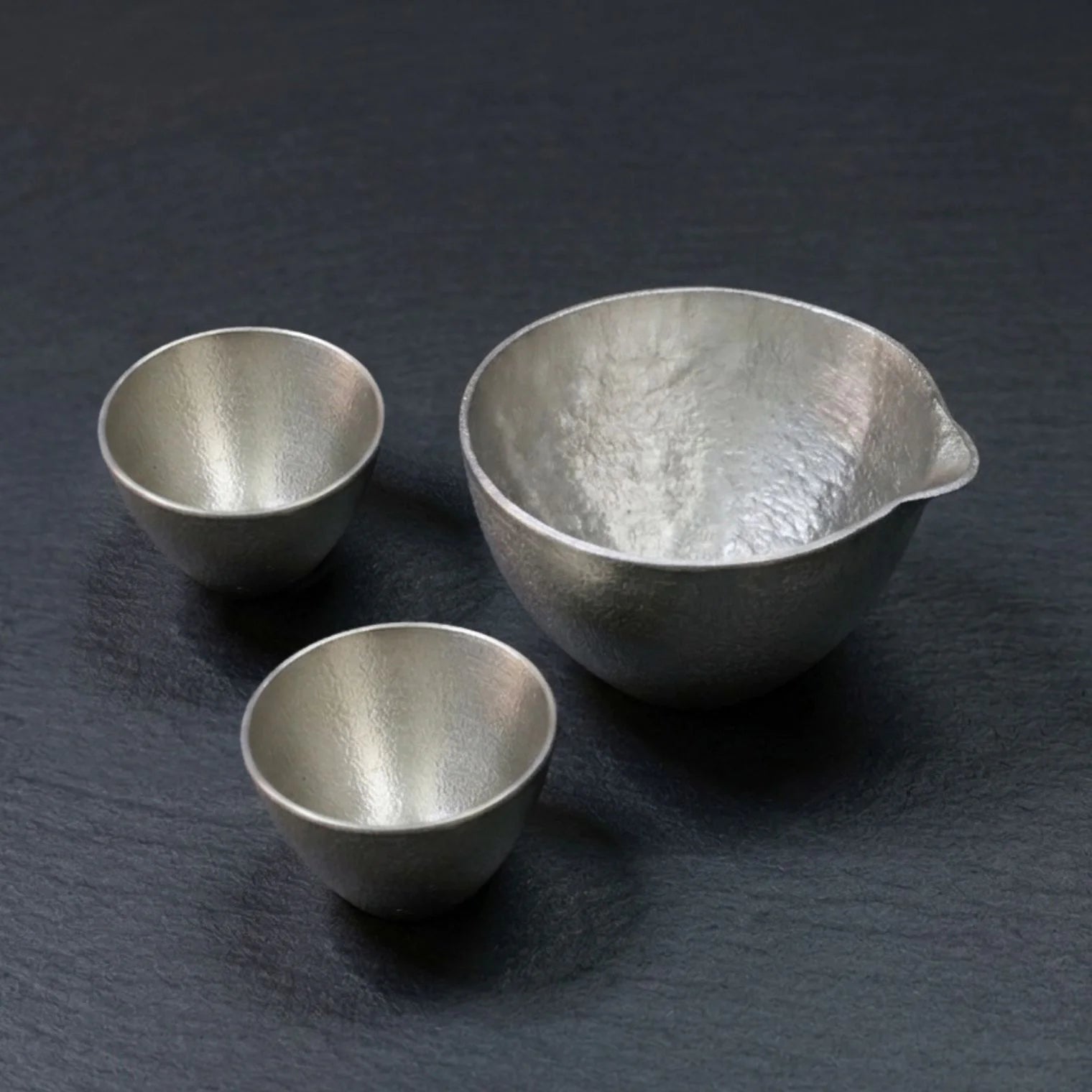 スタジオ一圭 角谷圭二郎 錫製 お猪口 (約50ml) 単品 片口1×お猪口1 セット 片口1×お猪口2 ペアセット 桐箱入り 人間国宝 角谷家 酒器 お猪口 盃