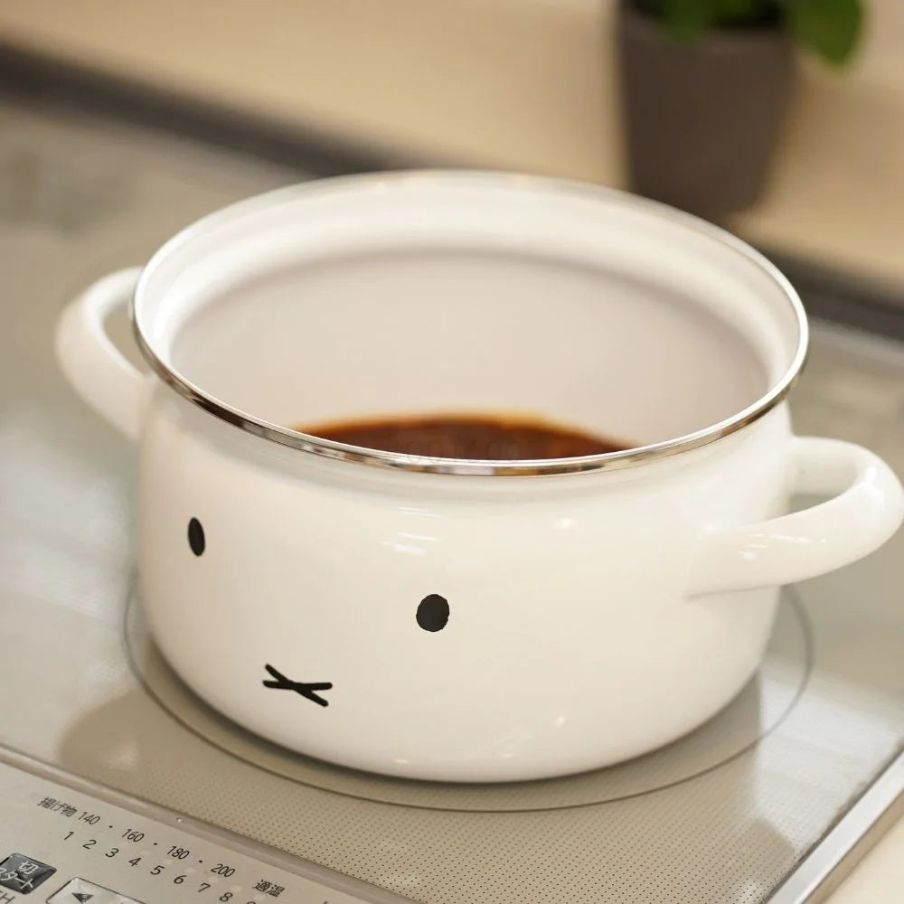 富士ホーロー ミッフィー キャセロール 18㎝ (2.5L) 両手鍋 フタ付 ホーロー鍋 調理器具 シンプル おしゃれ 琺瑯