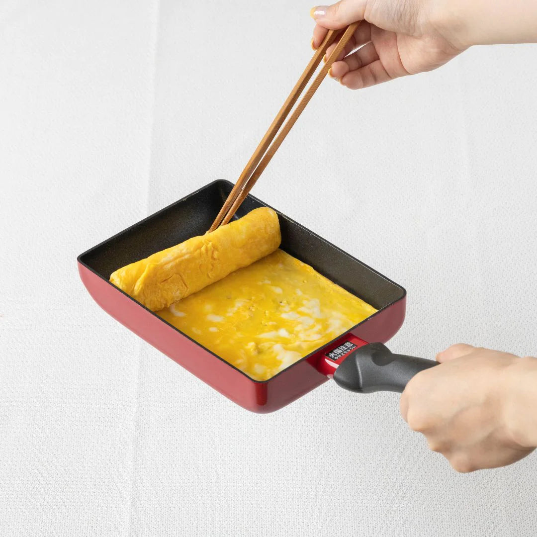 ヨシカワ 菰田欣也 蓋付き卵焼き器 13×18cm くっつきにくい エッグパン 餃子 お弁当 おかず フッ素樹脂 アルミニウム 直火