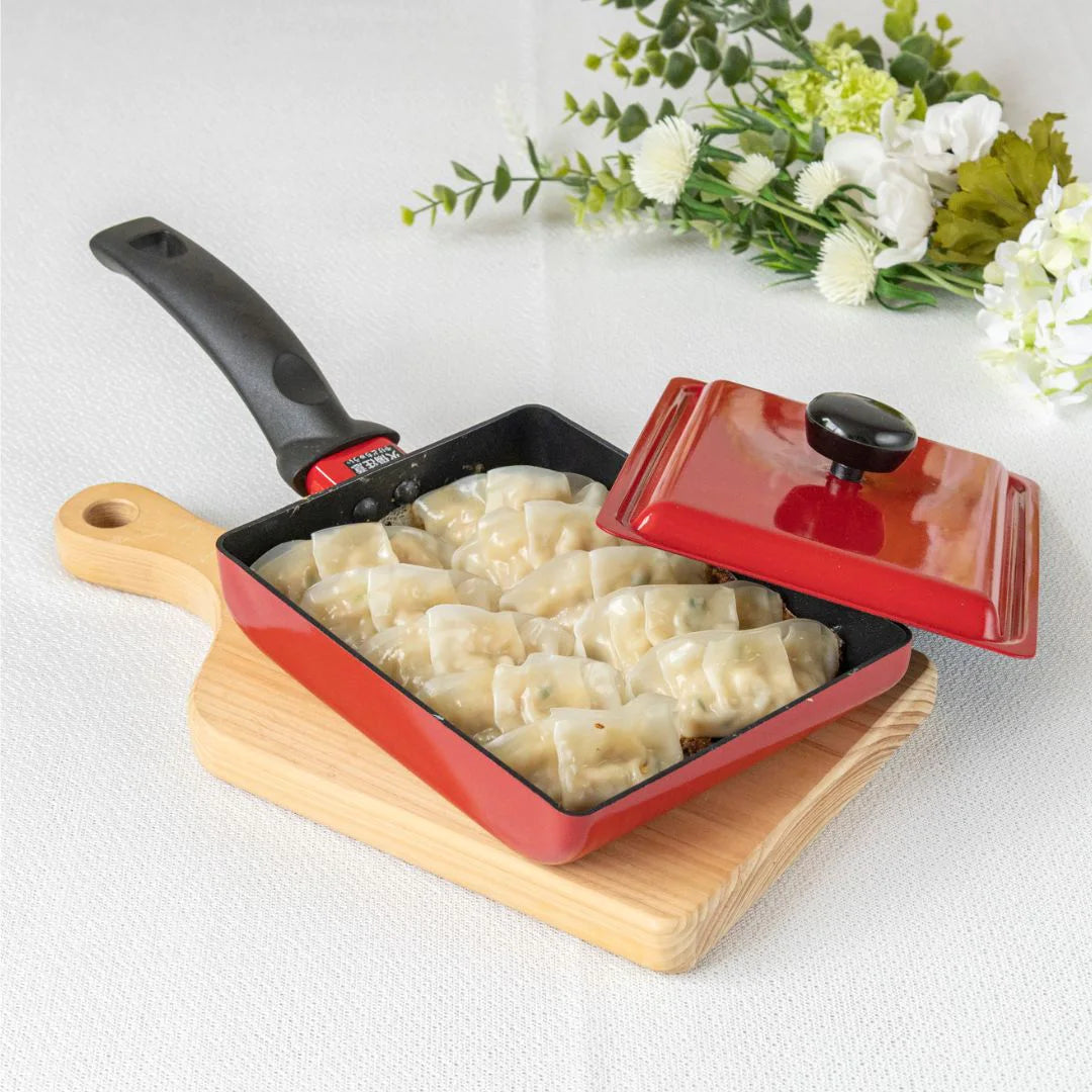 ヨシカワ 菰田欣也 蓋付き卵焼き器 13×18cm くっつきにくい エッグパン 餃子 お弁当 おかず フッ素樹脂 アルミニウム 直火